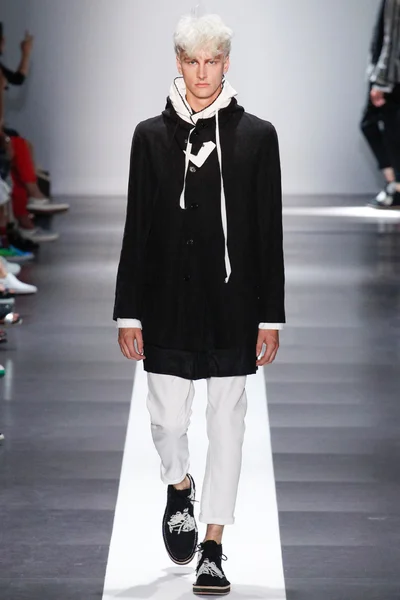 Look 10
